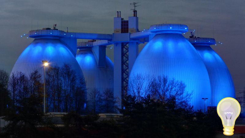 Platz 7: Biogene Festbrennstoffe & Klärschlamm, 7,4 Mio. t CO2-Äq.   Die Verstromung von Klärschlamm und biogenen Feststoffen brachte 7,4 Mio. t Ersparnis an CO2-Äquivalenten.   Warum Energie aus dem Klosett ein Thema mit Potenzial ist, verrät der verlinkte Beitrag. (Bild: Pixabay/orensteiner)