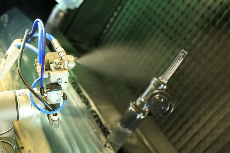 Controller im Einsatz bei BJ-Gear A/S in Skanderborg (Dänemark). (Bild: Universal Robots)