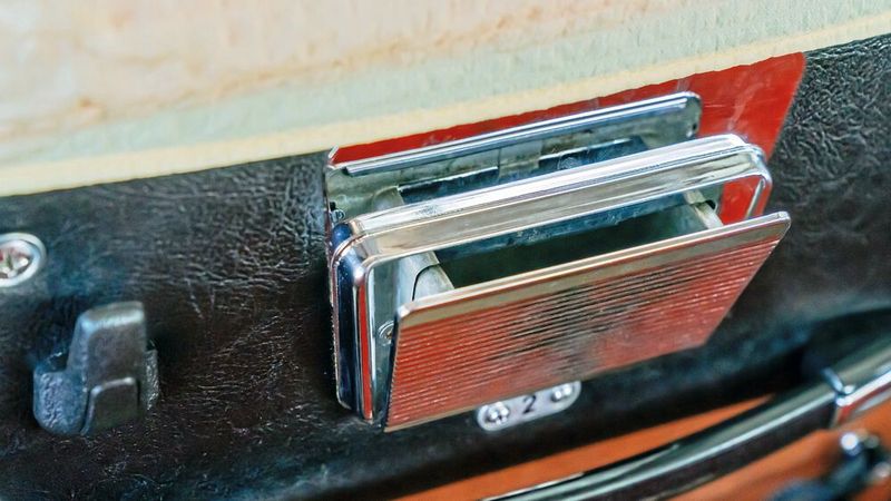 Auch Mitglieder der damaligen Nationalmannschaft sollen noch kräftig den Glimmstengeln gefrönt haben. (Bild:  Mercedes-Benz AG)