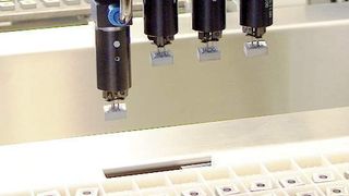 Manz setzt im Geschäftsbereich systems.aico auch Vier- und Fünffach-Greifsysteme ein. (Archiv: Vogel Business Media)