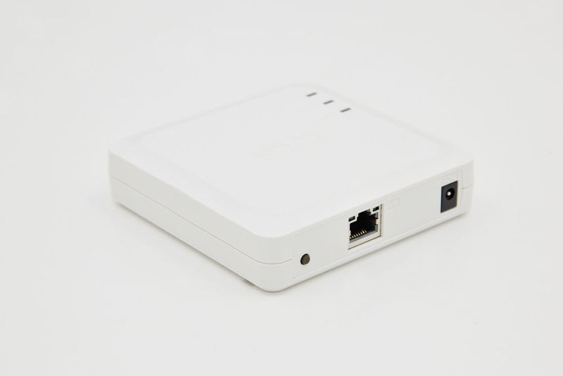 Bei Hy-Line zu sehen: Der „BR-400AN“ verwendet die IEEE802.11-Implementierung von Silex, um nicht nur den Aufbau eines Mesh-Netzwerks zu vereinfachen, sondern auch die Netzwerkstabilität und -leistung zu verbessern. Der 802.11a/b/g/n Mesh-WLAN-Konverter stellt automatisch ein WLAN zwischen Geräten her.  Halle 1, Stand 170 (Bild: Hy-Line)