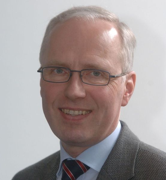 Wolfgang Zimmermann, Produktmarketing Manager bei ABB Stotz-Kontakt:  „Ein für die Fabrikautomation entwickeltes Funksystem in der E/A-Ebene arbeitet deutlich zuverlässiger als durch Bewegung strapazierte Signalkabel.“ (Archiv: Vogel Business Media)