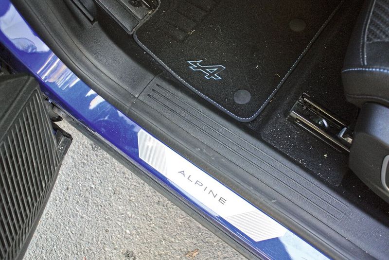 ... zum Beispiel an der Türleiste und den Fußmatten. Aber auch... (Bild: Sven Prawitz/VCG)