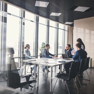 If you make the wrong choice when seeking funding advice, you risk not only wasting time but also missing out on funding opportunities and suffering financial losses. (Image: ©alfa27 - stock.adobe.com)