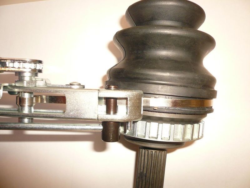 ...anschließend das Schellenende auf Zugspannung bringen... (Archiv: Vogel Business Media)