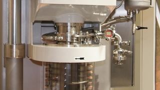 Die Rührwerksmühle MicroMedia P2-C von Bühler (Archiv: Vogel Business Media)