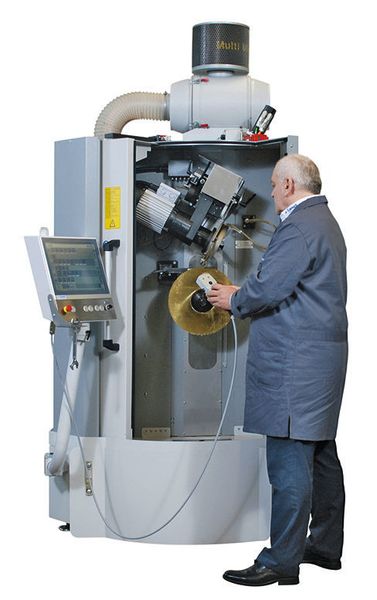 Vollmer will be giving its new VGrind 160 grinding machine its UK exhibition debut, alongside two machines for the processing of circular saw blades. The Powerstar 850 is a CNC-controlled machine for precision processing of saw blades. (Source: Vollmer)