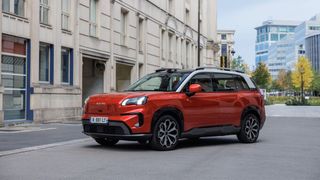 Aion is one of the new names featured at the Paris Auto Show. (Bild: Aion)