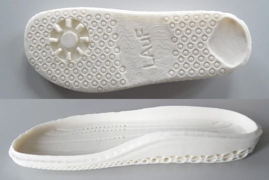 (Speziell strukturierte Diabetikersohle aus TPU (LAuF). Bild: FIT Additive Manufacturing Group)