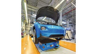Antriebe:  In der heutigen Zeit sind fahrerlose Transportsysteme durch die Automatisierung mehr denn je gefragt. Der SIMATIC MICRO-DRIVE erfüllt hierfür alle Anforderungen und überzeugt mit einfacher Inbetriebnahme und Bauweise. Durch das große Leistungsspektrum kann er flexibel eingesetzt werden. (BMW Leipzig/Siemens DAM)
