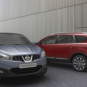 Ob rot, ob grau, die Kunden lieben den Qashqai derzeit ohne Einschränkungen. Jeder dritte verkaufte Nissan geht auf das Konto dieser Baureihe.