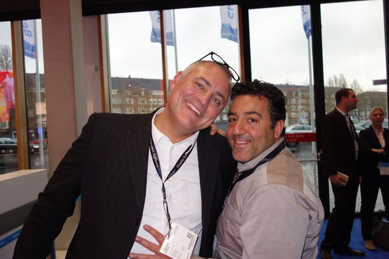 (l.) Horst-Peter Wilhelm, Samsung mit Deniz Üstün, e-systems (Bild: IT-BUSINESS)