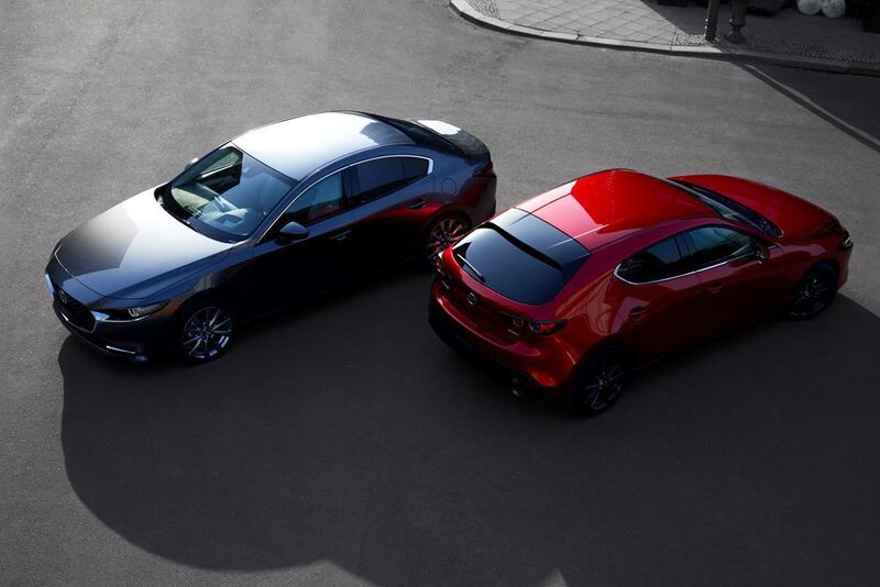 Mazda kündigt an, dass das Triebwerk einen Hubraum von 2,0 Litern hat und von einem Mildhybrid-System unterstützt wird. (Mazda)