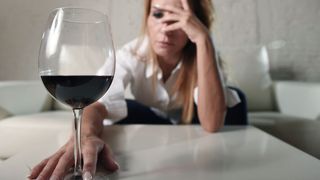 Neue Forschungsergebnisse zu den biologischen Ursachen von Suchtverhalten könnten auch neue Therapieansätze für die Behandlung von Suchterkrankungen liefern. (Symbolbild) (Bild: ©Wordley Calvo Stock - stock.adobe.com)