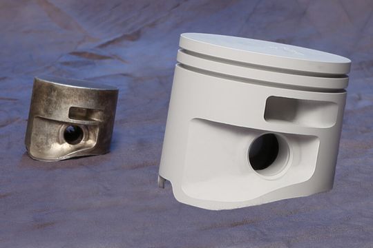 For many years, our Ultraceramic surface technology has been protecting the magnesium piston of the STIHL MS 400 C-M.(Source:  ELB)