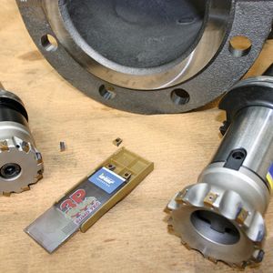 Bild 2: Die Planeckfräser Helitang T490 mit 63 mm (links) und 85 mm Durchmesser (rechts).  Bild: Iscar