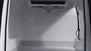 Gibt Lieferfahrzeugen im temperaturgeführten Bereich ganz neue Freiheiten: das erste innenliegende Kühlaggregat von Thermo King. (Bild: Coolingvans)