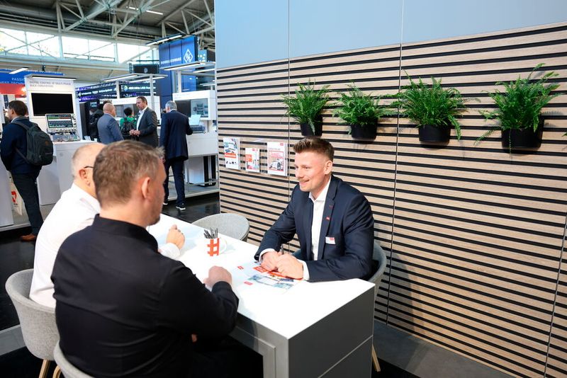 Datatec wird auf Formaten wie den Powertagen in Zürich (16. – 18.06.2026), dem NI Tech Forum in Zürich am 30.06.2026 und der ineltec (09. – 10.09.2026) zentrale Themen des Schweizer Markts adressieren – von politisch-regulatorischen Rahmenbedingungen über Entwicklungen in Wissenschaft und bei Schlüsseltechnologien bis hin zu Transformationsaspekten der Energiewende sowie bei modernen Prüf- und Messmethoden. (Bild: datatec)