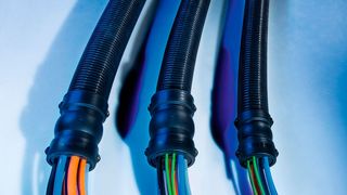 Murrplastik stellt sein Schlauchpaketsystem für die Zwischengröße mit Nennweite 80 als weltweit erstes vor.  (Murrplastik)