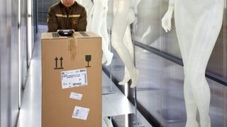 Insgesamt belief sich das Transportgewicht für die Ausstellung zur Eröffnung des Prada Transformers auf über 9 t. Bild: UPS (Archiv: Vogel Business Media)