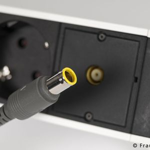 Auf der PCIM Europe 2014 in Nürnberg präsentiert das Fraunhofer IISB eine Palette von leistungselektronischen Produkten für die Energieversorgung – darunter ein 200-Kilowatt-DC/DC-Wandler mit einer Leistungsdichte von über 140 Kilowatt pro Liter.