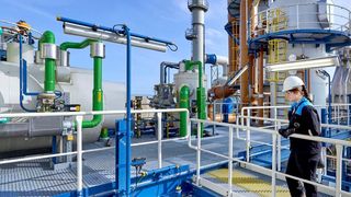 Meilenstein für mehr Ressourceneffizienz in Brunsbüttel: Pilot-Anlage zur Anwendung im industriellen Maßstab eingeweiht. (Covestro)