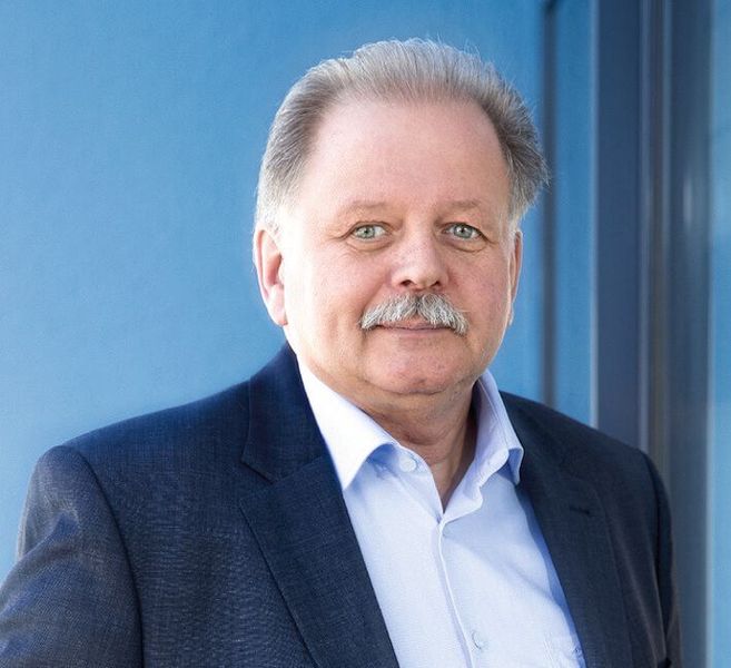 Burkhard Rüßmann, geschäftsführender Gesellschafter von L&R Kältetechnik: „Wir freuen uns, mit Gregor Heiermann – den wir seit mehreren Jahren schon als seriösen Kooperationspartner kennen – einen echten Experten für Wasseraufbereitung gewonnen zu haben, der sowohl die Technik-Expertise als auch die Vertriebs- und Beratungskompetenz in diesem spannenden Aufgabenfeld mitbringt.“ (L&R Kältetechnik)