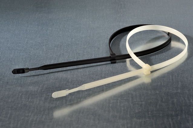 Eine Besonderheit ist die Pre-Locking-Funktion, mit der eine vorläufige Fixierung durch den Kabelbinder erfolgen kann.  (Bild: RS Components)