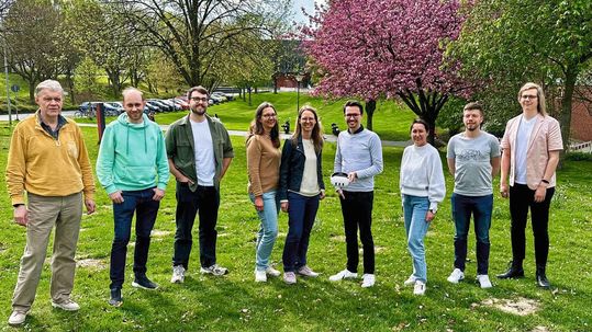 Das Projektteam hinter dem virtuellen Labor der Universität Paderborn(Bild:  Universität Paderborn)