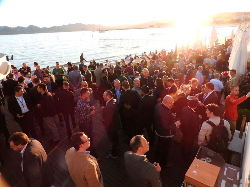 Am Strand der La Croisette fand das Regional Dinner mit den Partnern aus der CEEMEA-Region statt. (Bild: Sophos)