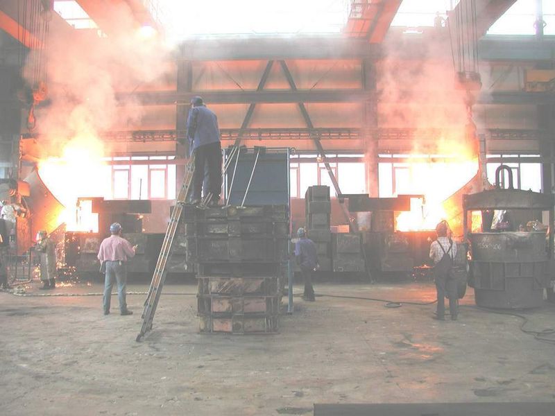 Bild 8b: Abgießen des Bauteils Querbalken (Archiv: Vogel Business Media)
