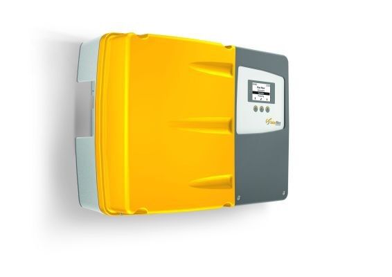 Die Stringwechselrichter  der SolarMax P-Serie (2-5 kW) wurden für die Optimierung des Eigenverbrauchs erweitert. Ab Juni sind eine neue Version des I/O-Moduls sowie die neue Gerätesoftware verfügbar. Damit wird es möglich über eine S0-Schnittstelle externe Energiezähler anzuschliessen, um zusätzliche Grossverbraucher im Haushalt intelligent zu steuern. Mittels der Software MaxTalk lässt sich das integrierte Energiemanagement-System konfigurieren. Es kann definiert werden, wann die Energie z. B. für den Betrieb einer Wärmepumpe genutzt und wann sie ins Netz eingespeist werden soll. Für den Kunden nahezu kostenneutral wird es damit möglich, den Anteil des selbst verbrauchten PV-Stroms spürbar zu steigern. (SolarMax)