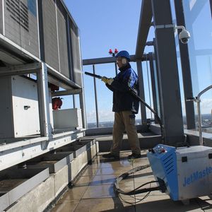 Jet Master im Einsatz in 82 m Höhe auf dem Weser Tower.