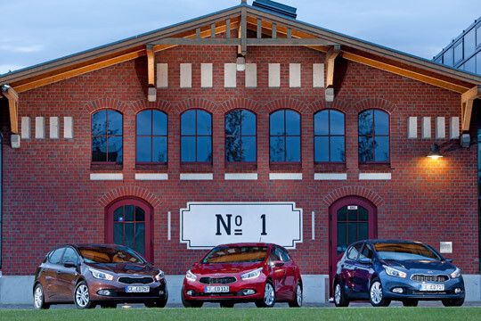 Die Nummer 1 im C-Segment ist immer noch der VW Golf - aber mit dem neuen Ceed will Kia deutlich Boden gutmachen. (Foto: Kia)