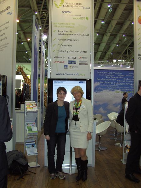 Sarah Maier, IT-BUSINESS, und Claudia Ketzer, Arrow ECS (r.) (Archiv: Vogel Business Media)