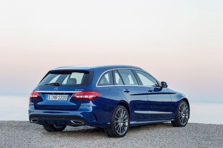 Die fast zehn Zentimeter Längenzuwachs strecken das T-Modell auf nunmehr 4,70 Meter. (Foto: Daimler)