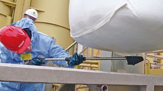 Das neue Sicherheitsmesser „Secunorm 590“ empfiehlt sich vor allem, wenn Big Bags geöffnet werden müssen. (Bild: Martor)