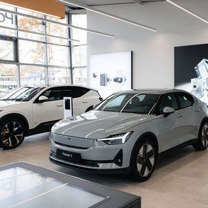 Ausgestellt werden in Karlsruhe drei Fahrzeuge.(Bild:  Polestar)