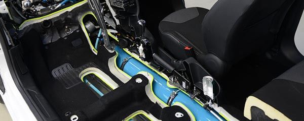 Hybridisierung ohne Batterie und Elektromotor – dieses Konzept verfolgen Bosch und der PSA-Konzern für Personenkraftwagen. Der alternative Antrieb funktioniert mit verdichtetem Stickstoff, einer Hydraulikpumpe und einem Hydraulikmotor. Der früheste Marktstart ist im Jahr 2016.(Foto:  Peugeot)