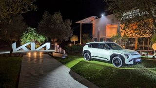 Mit dem neuen EV 3 hält es Thomas Djuren für möglich, im nächsten Jahr auf rund 25 Prozent Anteil elektrischer Fahrzeuge am Absatz zu kommen. (Bild: Rosenow – VCG)