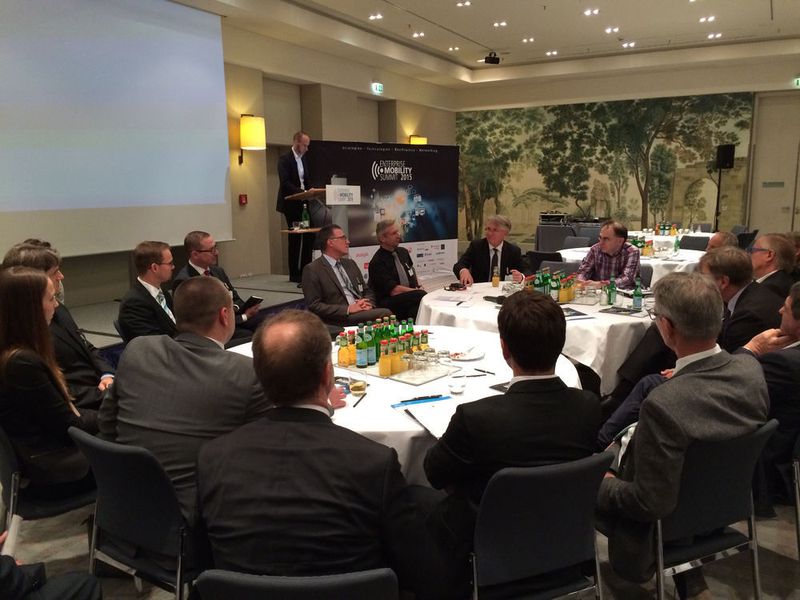Ausgesprochen intensive Diskussionsrunden zeigen, wie die Mobility-Wirklichkeit aussieht... (Bild: VIT)