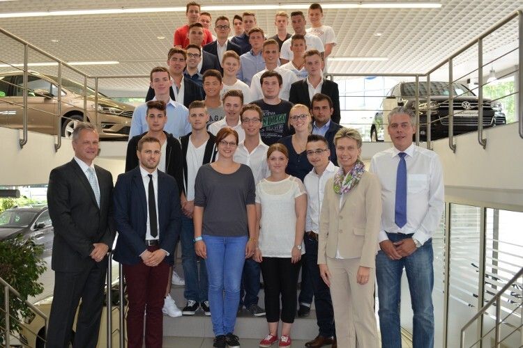 35 junge Menschen starteten bei Hülpert eine Ausbildung. (Foto: Hülpert)