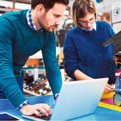 KI in die Anwendung bringen: Experten zeigen in einem Whitepaper, wie der Wissenstransfer von der Forschung in ein Unternehmen gelingen kann. KI in die Anwendung bringen: Experten zeigen in einem Whitepaper, wie der Wissenstransfer von der Forschung in ein Unternehmen gelingen kann.