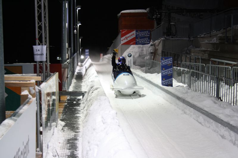 Nicht Profi-Sportler, sondern wagemutige ECOM-Kunden sitzen in diesem Bob. Manch einer war froh, das Erlebnis heil überstanden zu haben. (Archiv: Vogel Business Media)