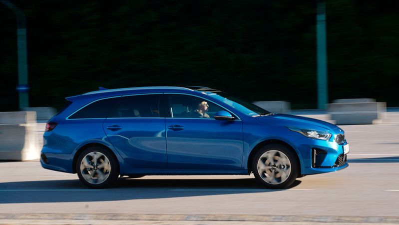 Keine staatliche Förderung für Plug-in-Hybride mehr: Somit fiele auch der Kia Ceed durchs Vergünstigungsraster.(Bild:  Kia)