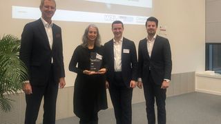 Auf der Abschlusskonferenz des Konsortial-Benchmarkings „Digital Product Development„ wurden die Firmen CLAAS, Mosca, Vaillant, Wilo und 3M für ihre herausragenden Leistungen  als „Successful Practices 2022“ ausgezeichnet. Hier die Preisübergabe an 3M. (Bild: WZL)