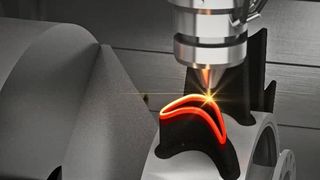 Die Hybridmaschine Lasertec 65 Additive Manufacturing ermöglicht Fräsen und additives Bearbeiten in einer Aufspannung. (Bild: DMG Mori)