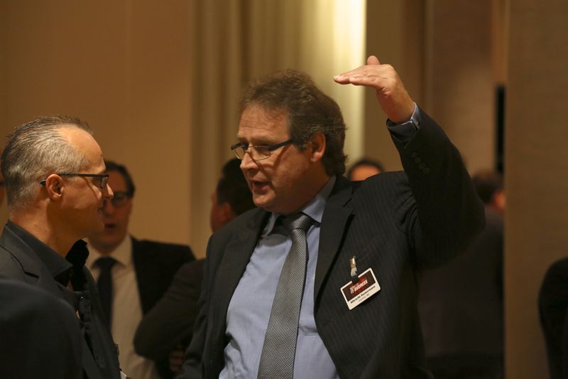 Was Albrecht Hestermann, transtec GmbH, dem Patrick Matzinger, Littlebit, wohl gerade erklärt? (IT-BUSINESS)