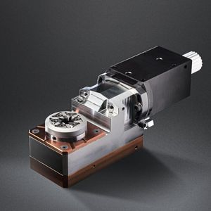 Horn stellte auf der AMB 2018 mit dem Jet-Wirbeln das weltweit erste Wirbelsystem mit innerer Kühlmittelzufuhr vor.(Bild:  Horn/Sauermann)