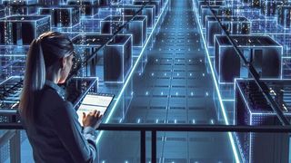 Eine wesentliche Neuerung der EU-Maschinenverordnung: Cybersecurity wird nun Teil der Konformitätsbewertung für Maschinen, um das CE-Kennzeichen zu bekommen. (Bild: Gorodenkoff - stock.adobe.com)